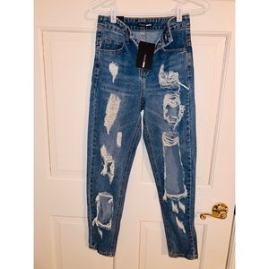 FashionNova mom/boyfriend jeans
